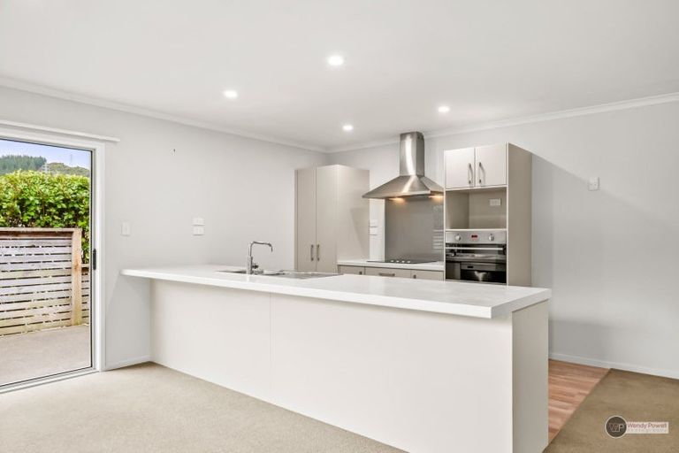 Photo of property in 73 Riverstone Drive, Riverstone Terraces, Upper Hutt, 5018