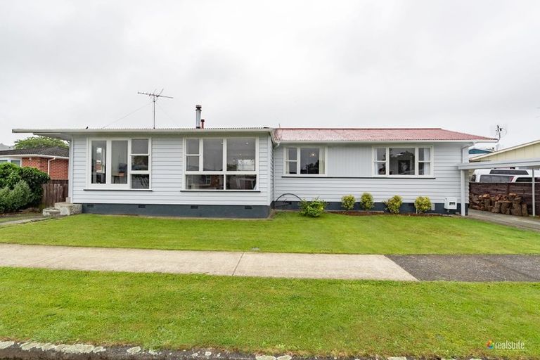 Photo of property in 6 Burns Grove, Trentham, Upper Hutt, 5018