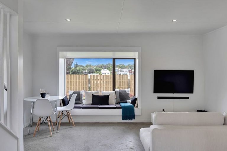 Photo of property in 35 Young Street, New Plymouth, 4310