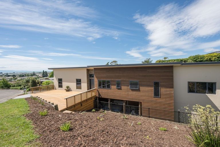 Photo of property in 17 Clairmont Heights, Stoke, Nelson, 7011