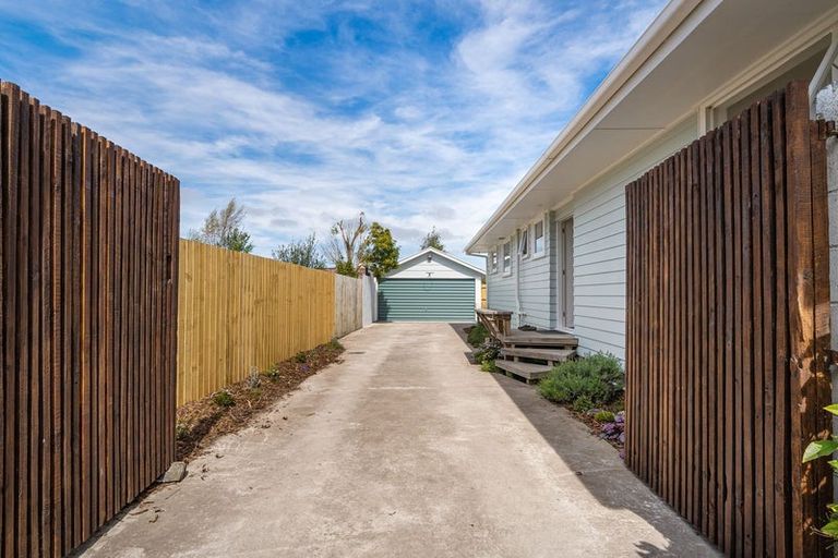 Photo of property in 17 Glenrowan Avenue, Avondale, Christchurch, 8061