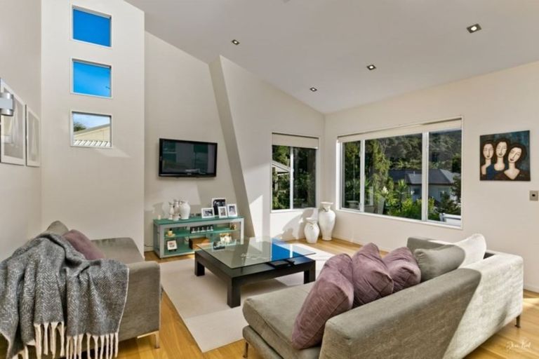 Photo of property in 19 Pitoitoi Avenue, Greenhithe, Auckland, 0632