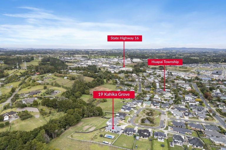 Photo of property in 19 Kahika Grove, Huapai, Kumeu, 0810