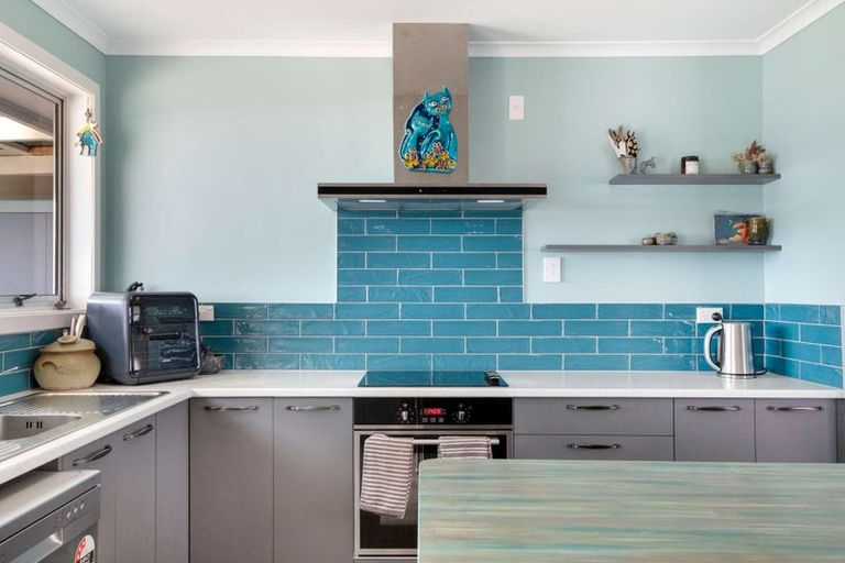 Photo of property in 11 Bovis Street, Shannon, 4821