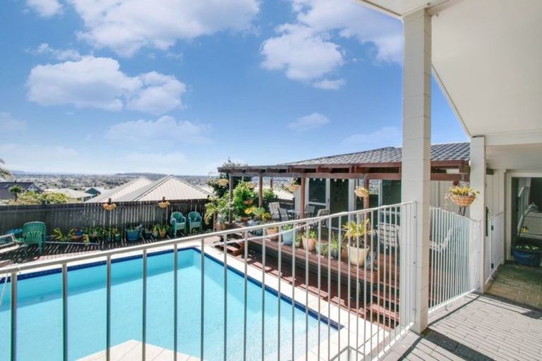 Photo of property in 95 Churchill Drive, Taradale, Napier, 4112