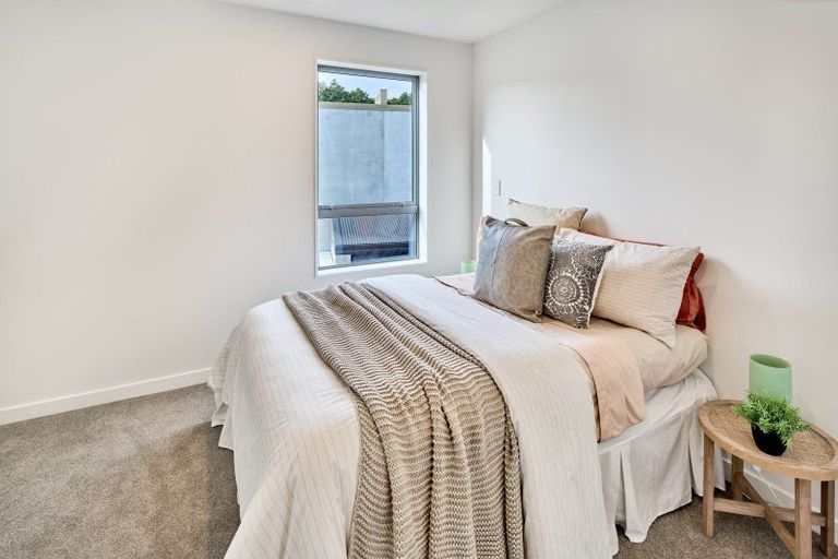 Photo of property in 90 Ara Paiwhenua, Tawa, Wellington, 5028