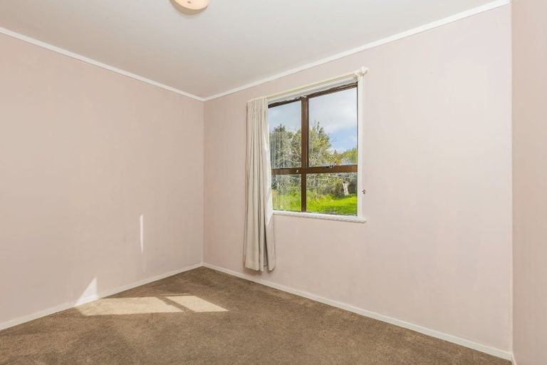 Photo of property in 35 Nile Road, Kelston, Auckland, 0602