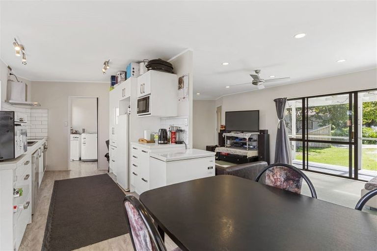 Photo of property in 8 Lorelei Place, Opaheke, Papakura, 2113