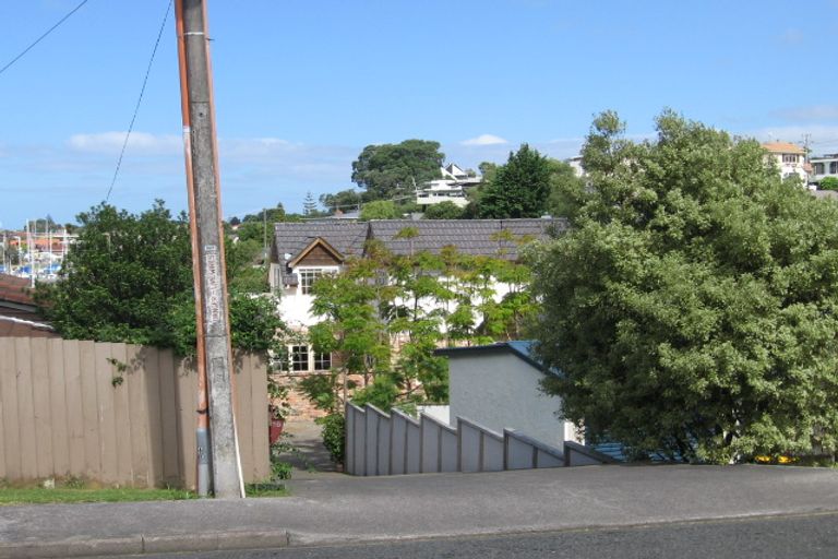 Photo of property in 16 Commodore Parry Road, Castor Bay, Auckland, 0620