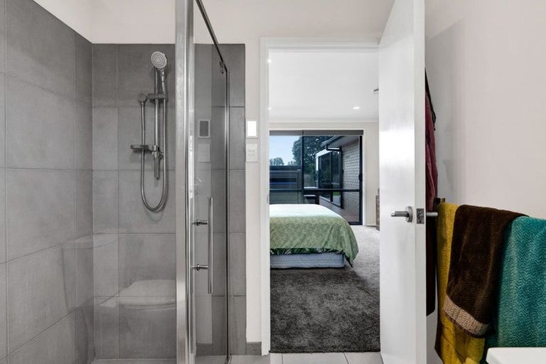 Photo of property in 25b Dolphin Parade, Bell Block, New Plymouth, 4312