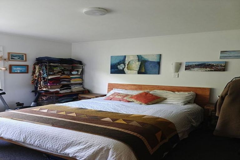 Photo of property in 8d Nikau Road, Point Howard, Lower Hutt, 5013