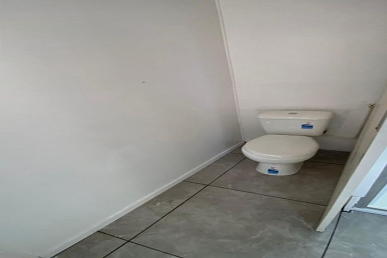 Photo of property in 2/31 Lavelle Road, Henderson, Auckland, 0612