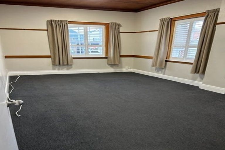 Photo of property in Fire Station Apartments, 54 Northland Road, Northland, Wellington, 6012