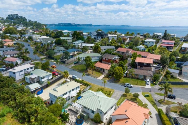 Photo of property in 43 Donald Street, Stanmore Bay, Whangaparaoa, 0932