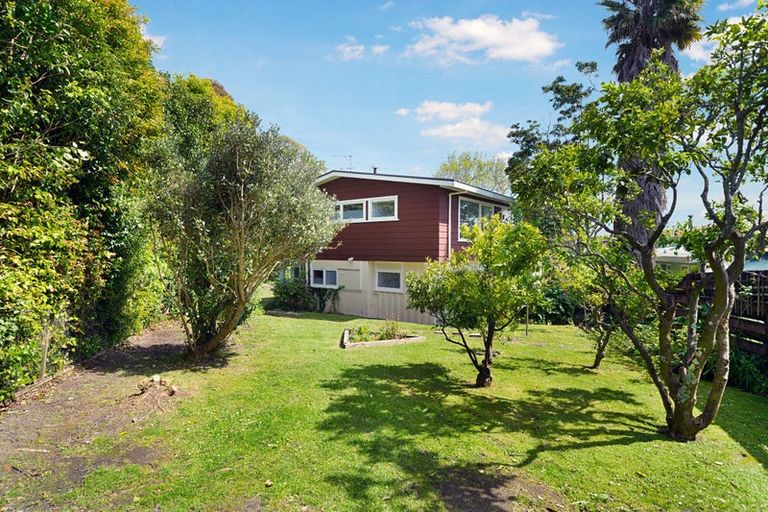 Photo of property in 1 Alwyn Avenue, Te Atatu South, Auckland, 0610