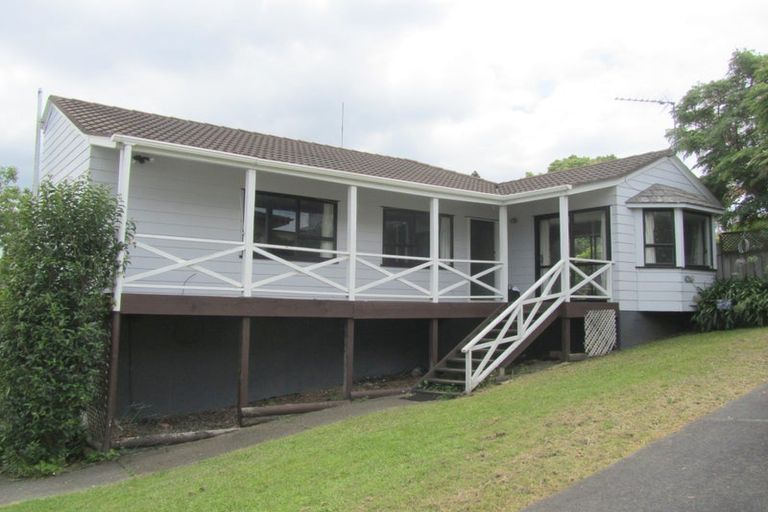 Photo of property in 23 Leiden Place, Totara Vale, Auckland, 0629