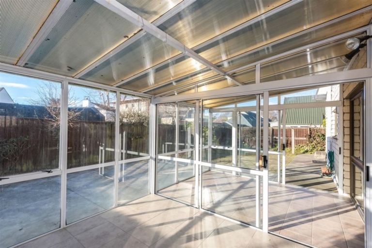 Photo of property in 11 Jamell Place, Avonhead, Christchurch, 8042