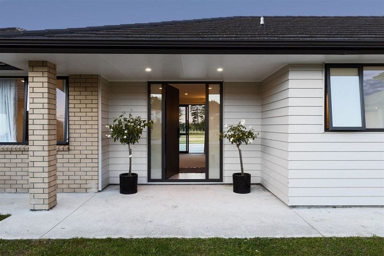 Photo of property in 1 Three Oaks Drive, Dairy Flat, Albany, 0794