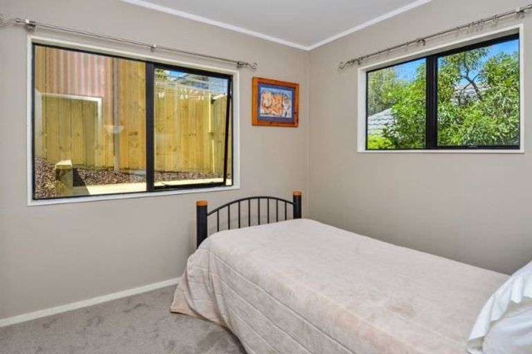 Photo of property in 2/23 Sunnynook Road, Forrest Hill, Auckland, 0620