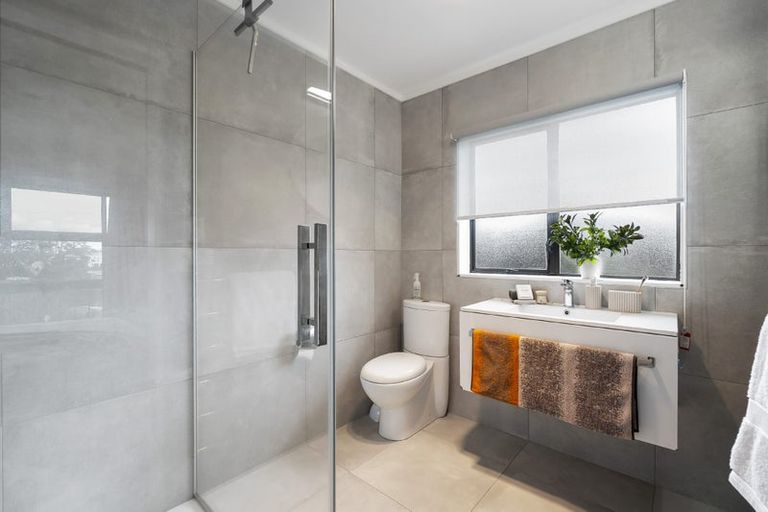 Photo of property in 1/233 Eskdale Road, Birkenhead, Auckland, 0626