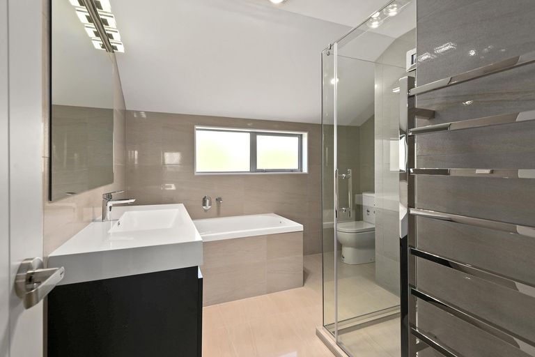 Photo of property in 11a Matisse Drive, West Harbour, Auckland, 0618