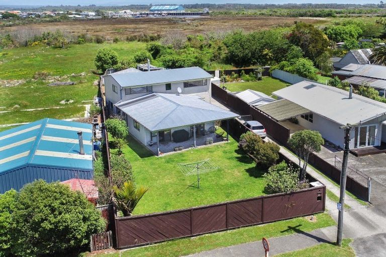 Photo of property in 16 Coates Street, Westport, 7825