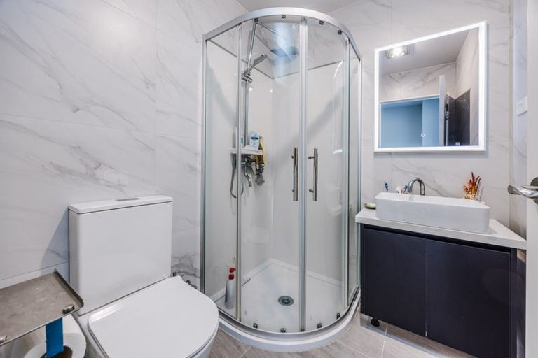 Photo of property in 8/6 Hepburn Road, Glendene, Auckland, 0602