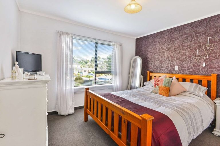 Photo of property in 109 James Cook Street, Havelock North, 4130