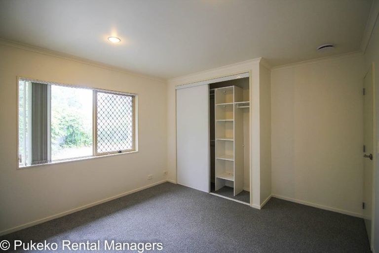 Property details for 6 Blackwood Drive, Wattle Downs, Auckland, 2103