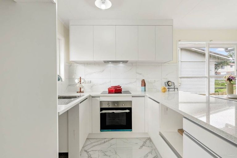 Photo of property in 4 Ennis Avenue, Pakuranga Heights, Auckland, 2010