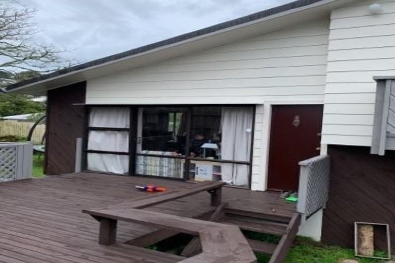 Photo of property in 4/18a Neal Avenue, Glenfield, Auckland, 0629