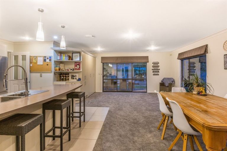 Photo of property in 16 Tongariro Drive, Aotea, Porirua, 5024