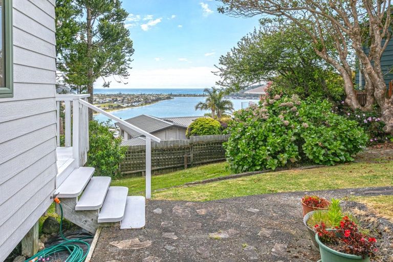 Photo of property in 2 Tairua Heights, Tairua, 3508