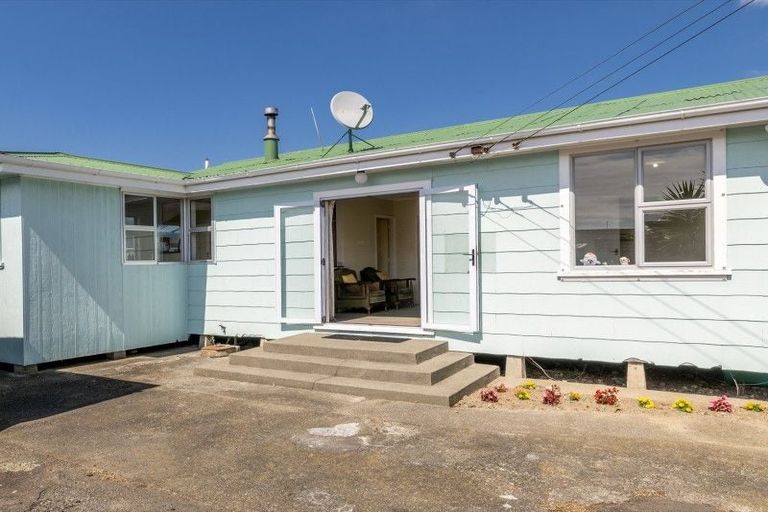 Photo of property in 160a Winchester Street, Levin, 5510