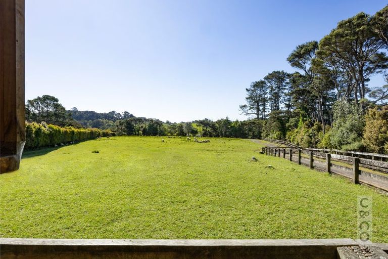 Photo of property in 35a Fork Road, Kumeu, 0891