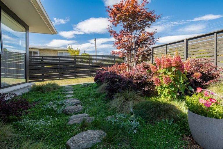 Photo of property in 163 Waikawa Road, Picton, 7220