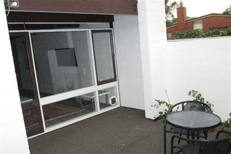 Photo of property in 1/33 Newbridge Place, Ilam, Christchurch, 8041