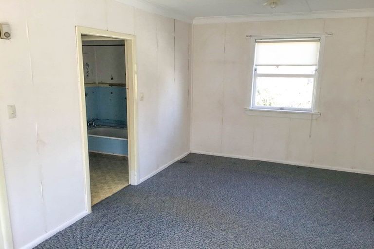 Photo of property in 120 Brunton Crescent, Thames, 3500