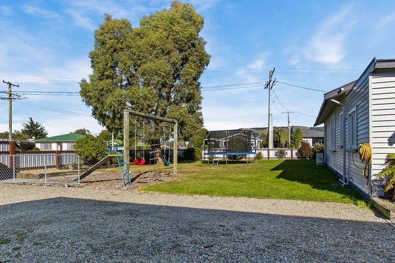 Photo of property in 30 Parsonage Road, Waimate, 7924