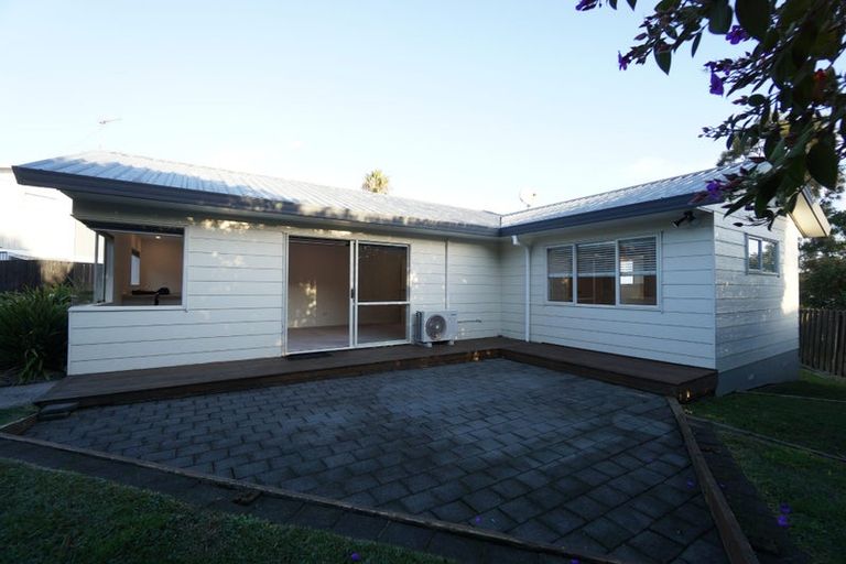 Photo of property in 2/46 La Trobe Street, Pakuranga Heights, Auckland, 2010