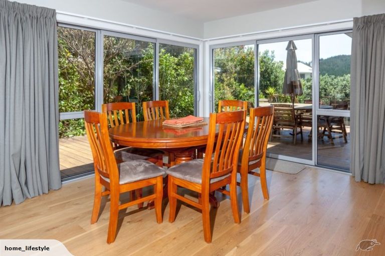 Photo of property in 115 Oratia Place, Onemana, Whangamata, 3691