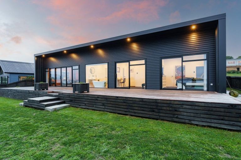 Photo of property in 10 Okahau Terrace, Warrington, 9471