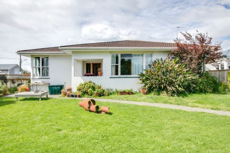 Photo of property in 63 Avondale Road, Taradale, Napier, 4112