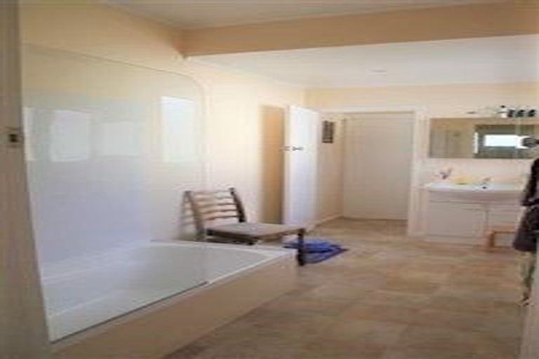 Photo of property in 20 Weka Street, Miramar, Wellington, 6022