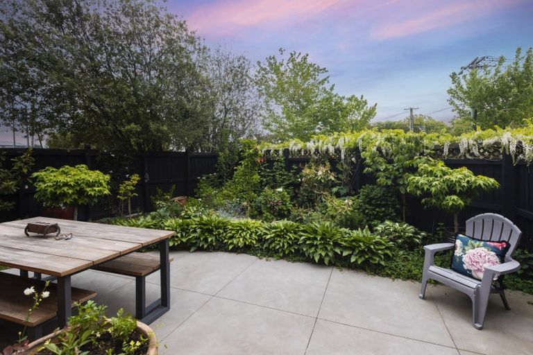 Photo of property in 3/15 Coles Place, St Albans, Christchurch, 8014