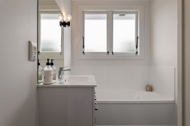 Photo of property in 98 Maxwells Line, Awapuni, Palmerston North, 4412