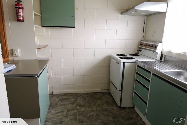 Photo of property in Lynbrae Court Flats, 20/4 Dr Taylor Terrace, Johnsonville, Wellington, 6037