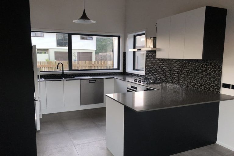 Photo of property in 23 Welland Place, Island Bay, Wellington, 6023