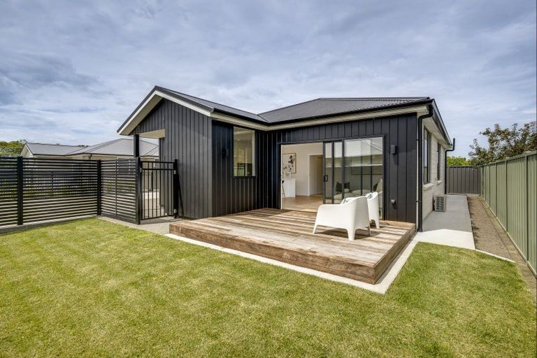 Photo of property in 21 West Place, Greenmeadows, Napier, 4112