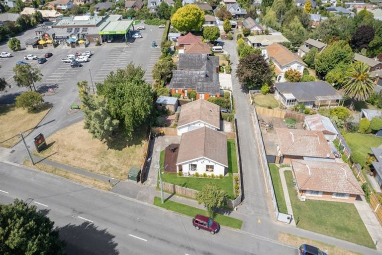 Photo of property in 112a Withells Road, Avonhead, Christchurch, 8042